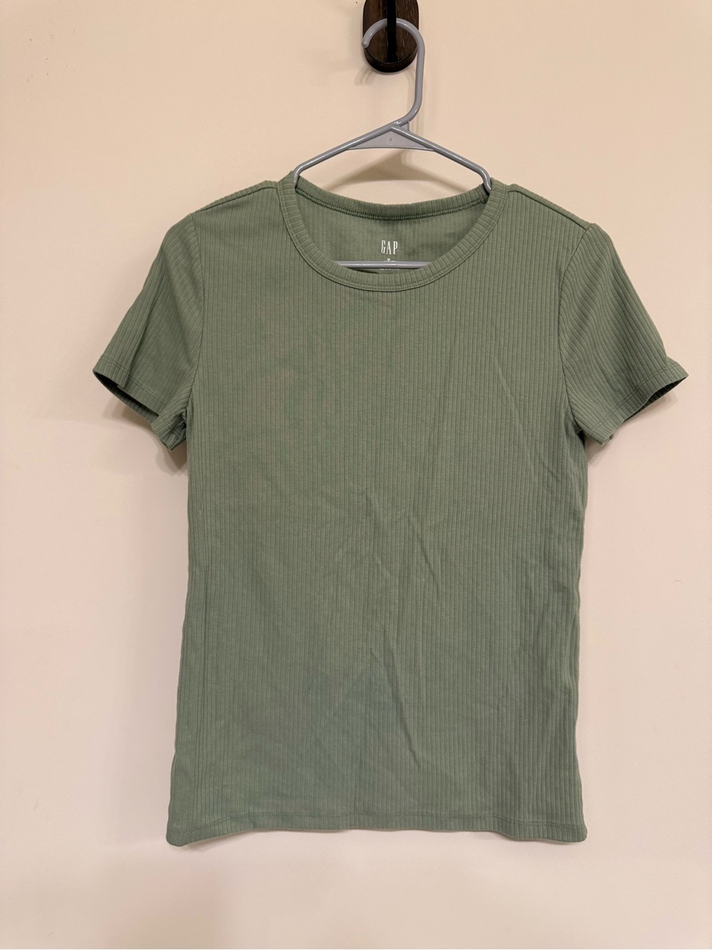 GAP Short-Sleeve Ribbed Tee in Sage Green